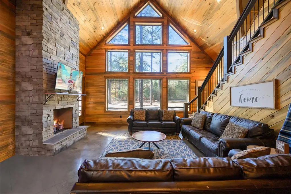 607 Sugar Pine Loop, Broken Bow, OK 74728 - #1