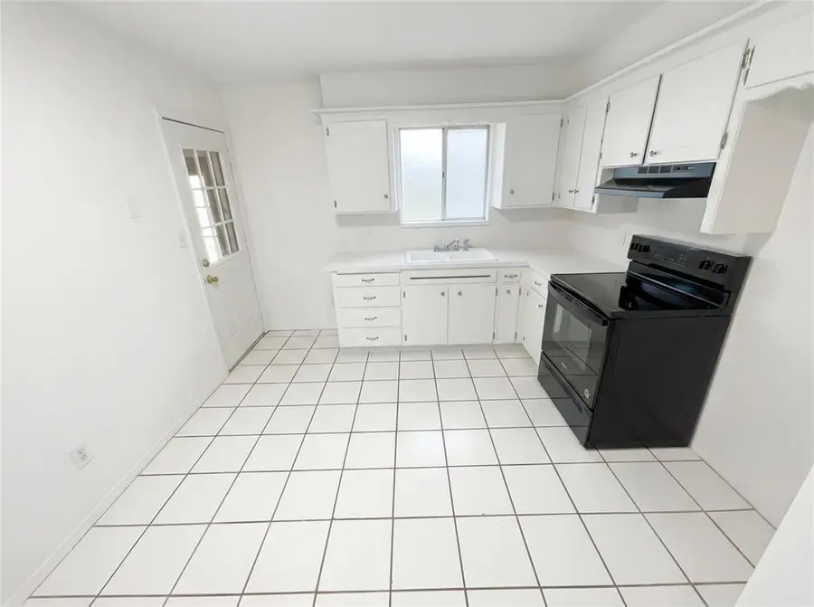 732 N Janeway Avenue, Moore, OK 73160 - #2