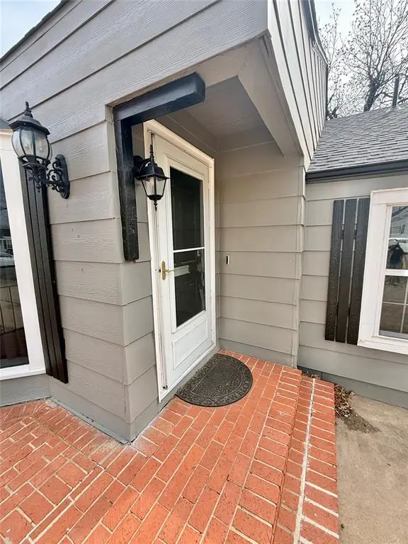 1016 E Cypress Street, Altus, OK 73521 - #3