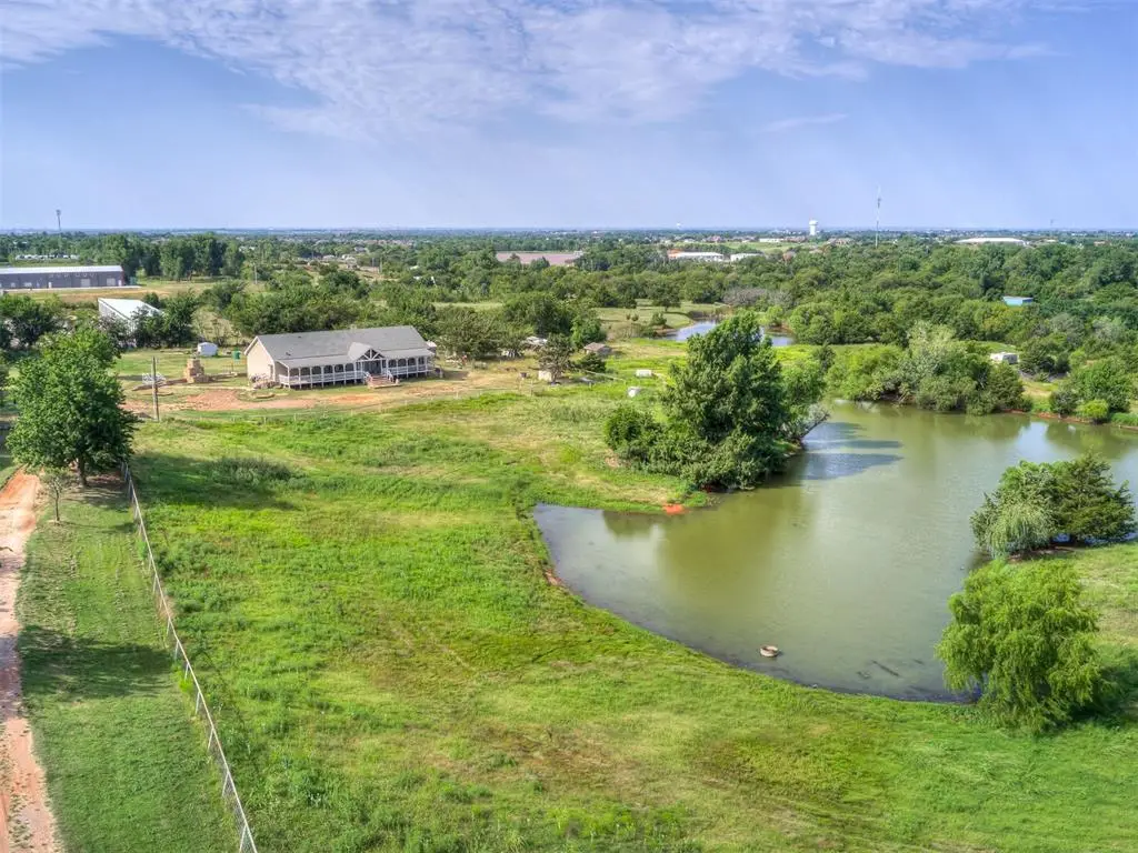 4124 E Horseshoe Lane, Moore, OK 73160 - #1