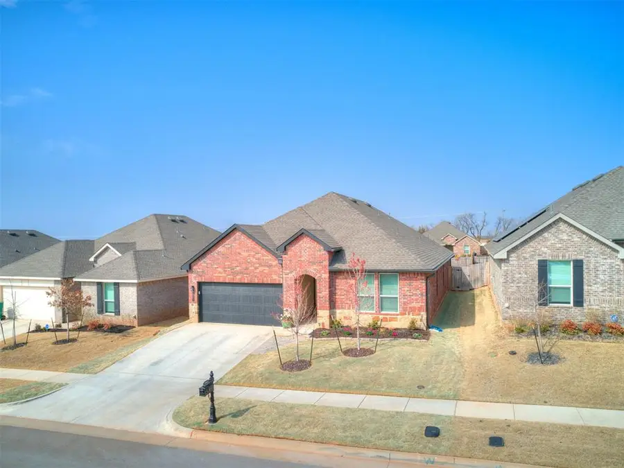 9021 NW 149th Terrace, Yukon, OK 73099 - #2