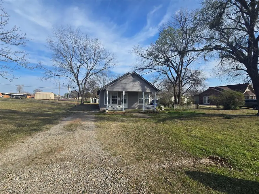 209 E Main Street, Tecumseh, OK 74873 - #2