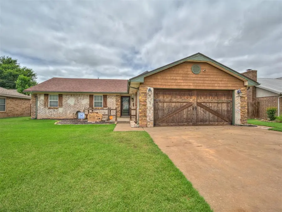 434 N Oak Avenue, Hennessey, OK 73742 - #3