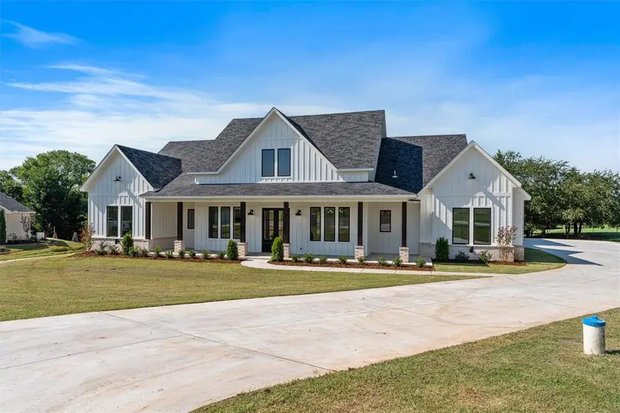 10260 Oakwood Drive, Edmond, OK 73025 - #2