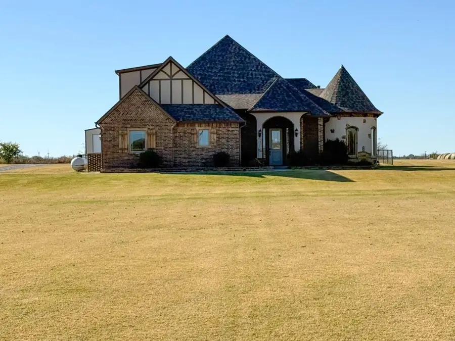 601 S Frisco Road, Tuttle, OK 73089 - #2