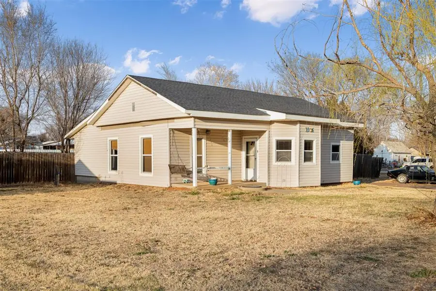 1305 W 6th Street, Elk City, OK 73644 - #2
