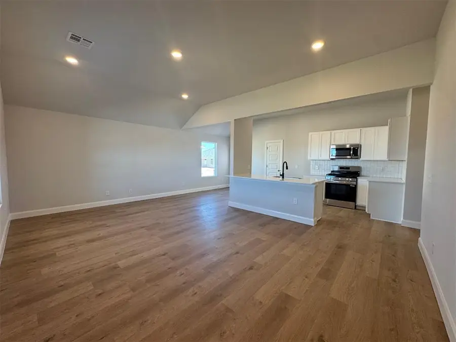 936 S Bear Lane, Mustang, OK 73064 - #3