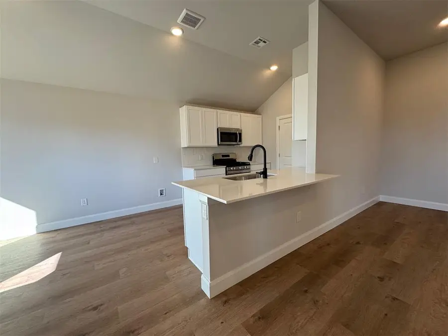 941 S Buffalo Lane, Mustang, OK 73064 - #3