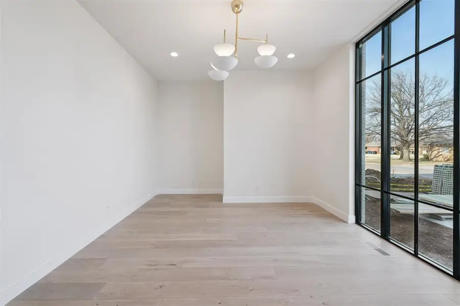 2809 Guilford Lane, Oklahoma City, OK 73120 - #2