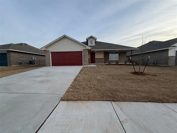 925 Hazy Brook Circle, Chickasha, OK 73018