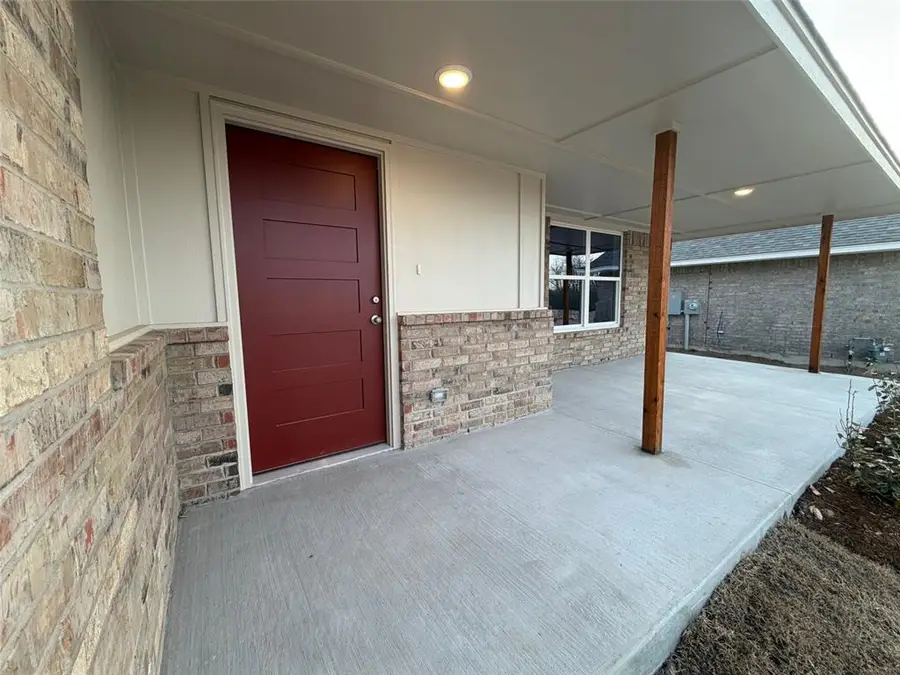 925 Hazy Brook Circle, Chickasha, OK 73018 - #2