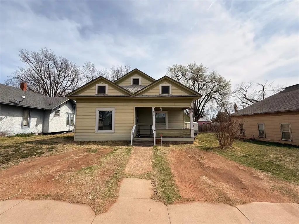 304 N 4th Street, Sayre, OK 73662 - #1