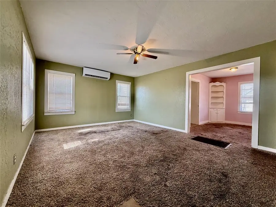 1401 W 2nd Street, Elk City, OK 73644 - #3