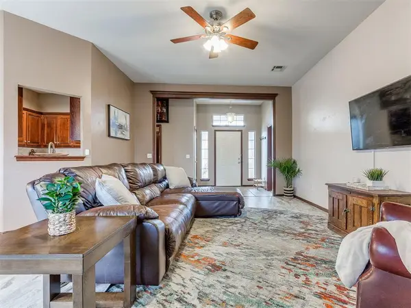 11712 SW 7th Street, Yukon, OK 73099