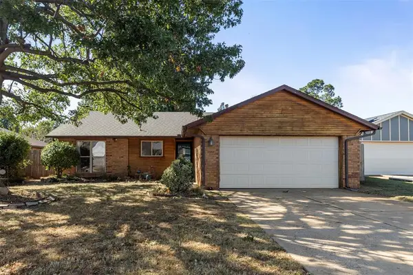 3827 Skyward Circle, Yukon, OK 73099