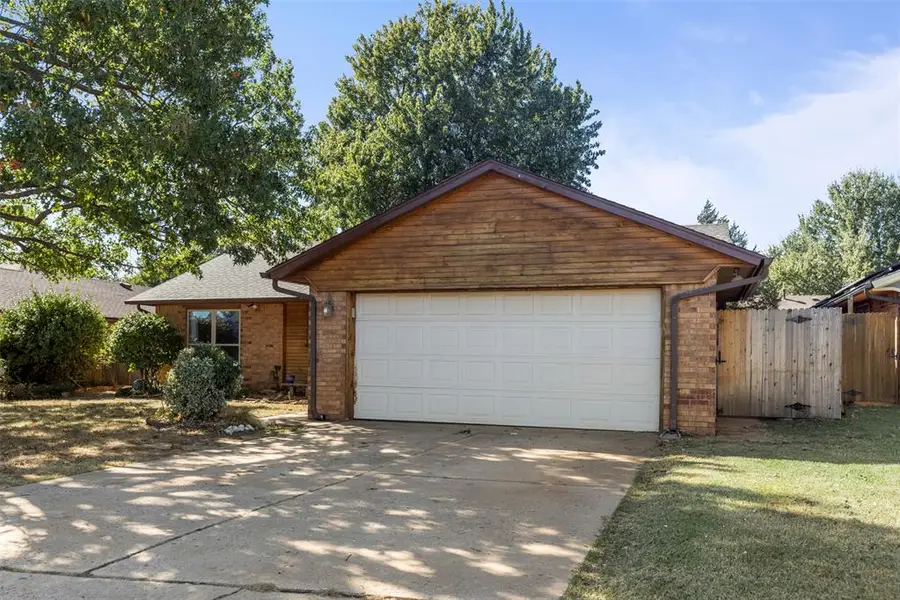 3827 Skyward Circle, Yukon, OK 73099 - #3