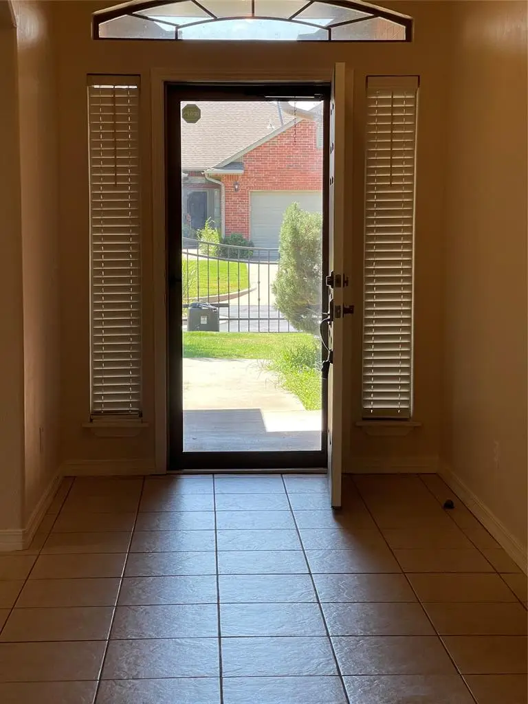 9621 Montclaire Drive, Midwest City, OK 73130 - #3