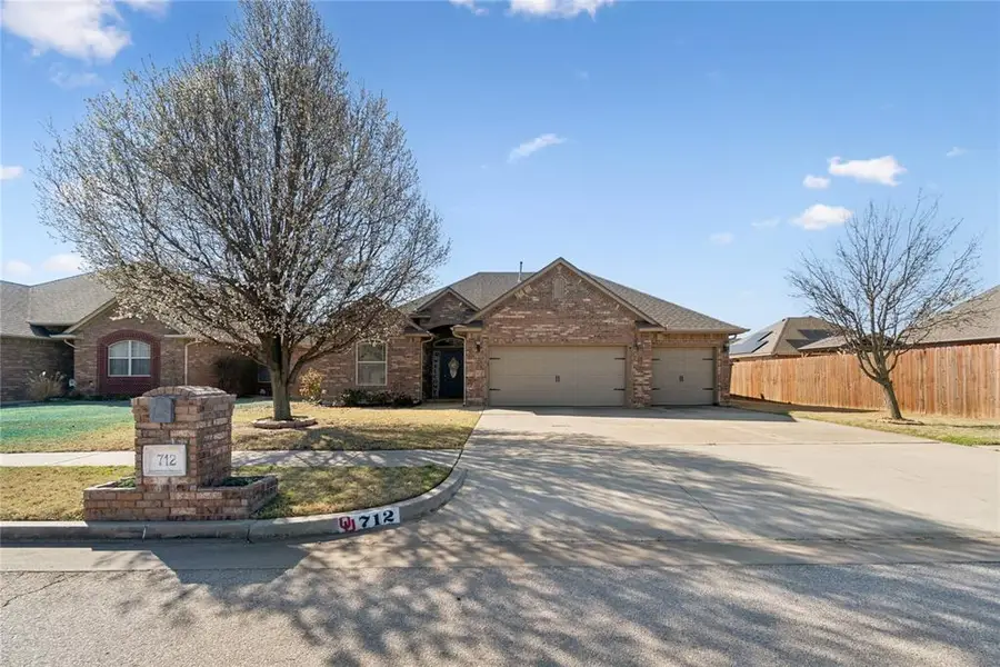 712 Woods Way, Moore, OK 73160 - #3