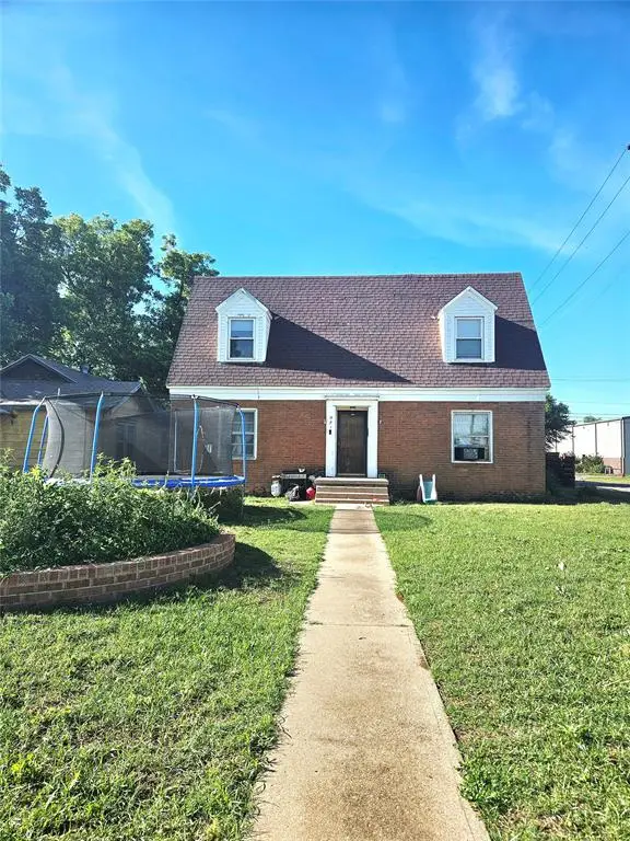 921 E Walnut Street, Altus, OK 73521