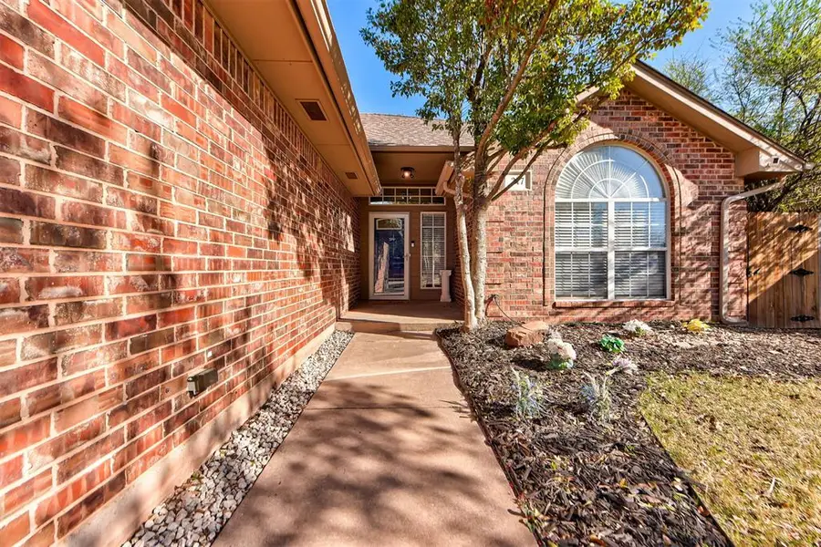 317 SE 6th Street, Moore, OK 73160 - #2