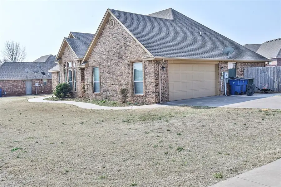 501 NE Cheltenham Trail, Blanchard, OK 73010 - #3