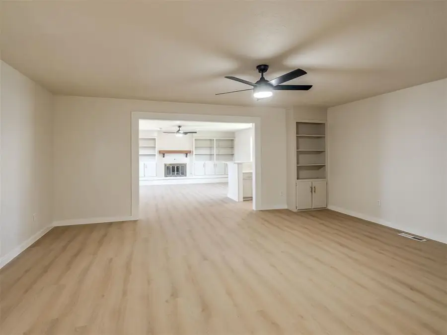 601 Wood Crest Street, Moore, OK 73160 - #2