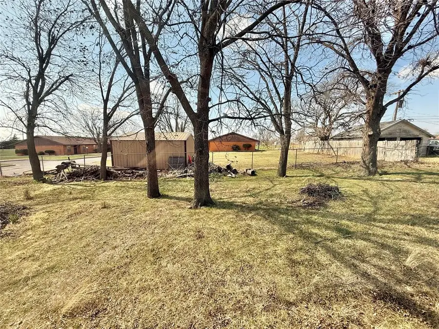 1601 C Street, Snyder, OK 73566 - #2