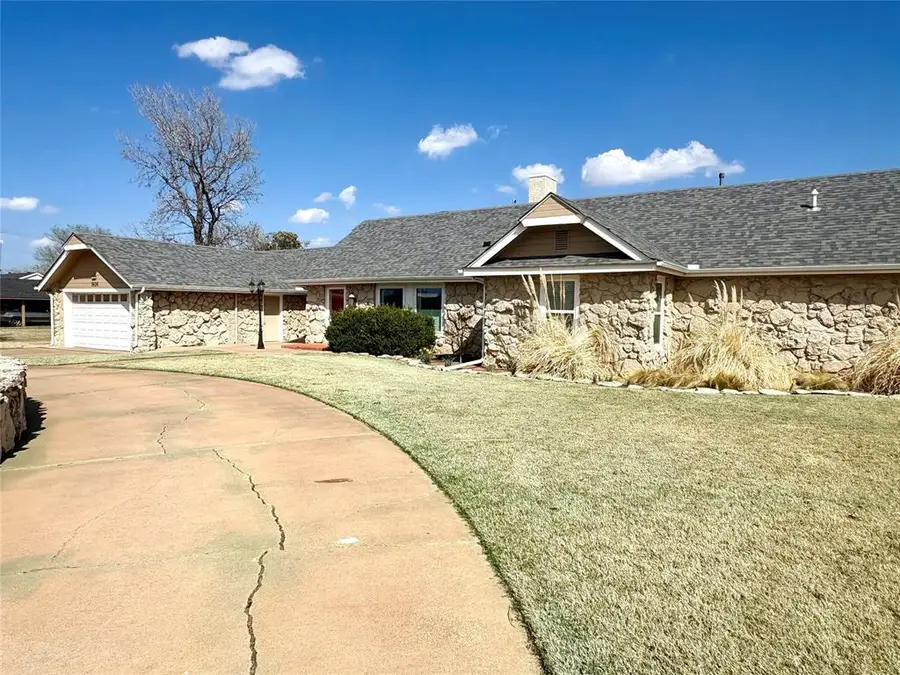 1606 N Hudson Street, Altus, OK 73521 - #2
