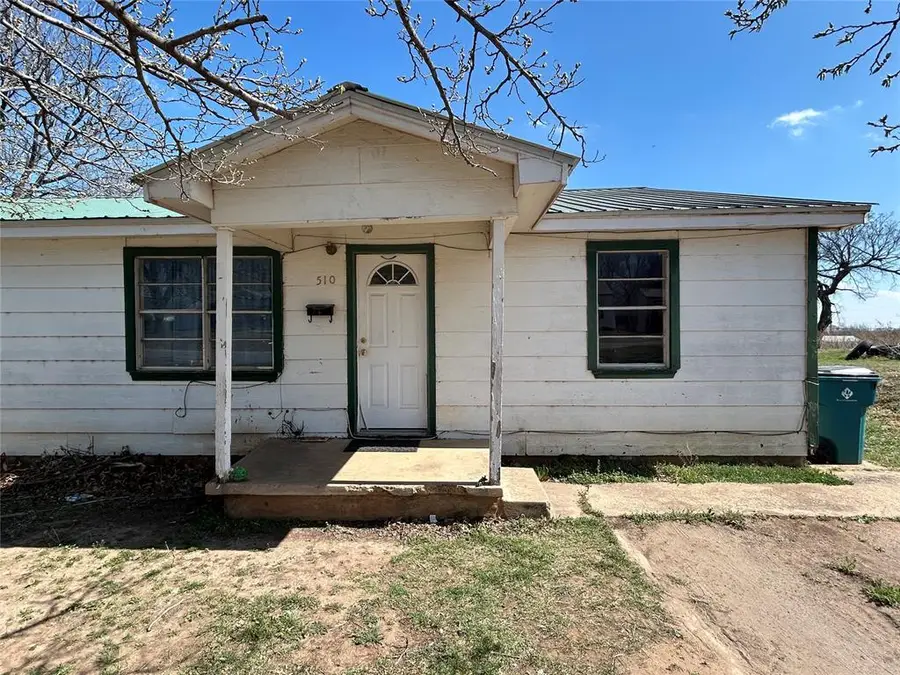 510 S Louis Tittle Avenue, Mangum, OK 73554 - #2