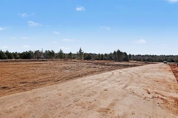 1957 Guadalupe Lane, Guthrie, OK 73044