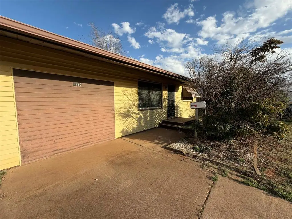 1120 N Chalmers Street, Altus, OK 73521 - #1