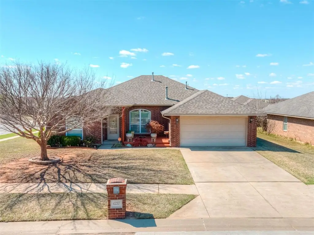 4237 Syracuse Street, Moore, OK 73160 - #1