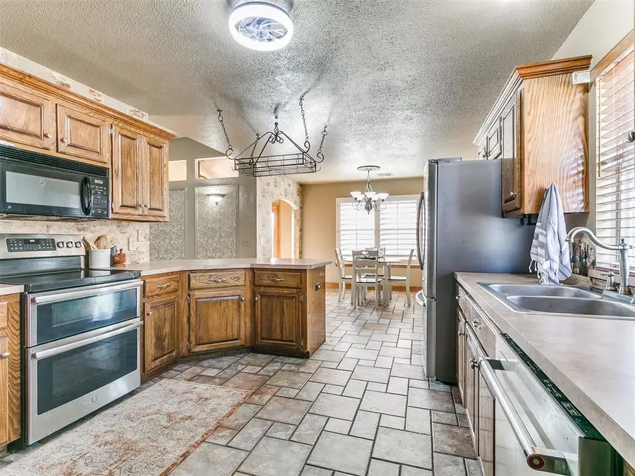 8525 Curtis Terrace, Oklahoma City, OK 73132 - #3