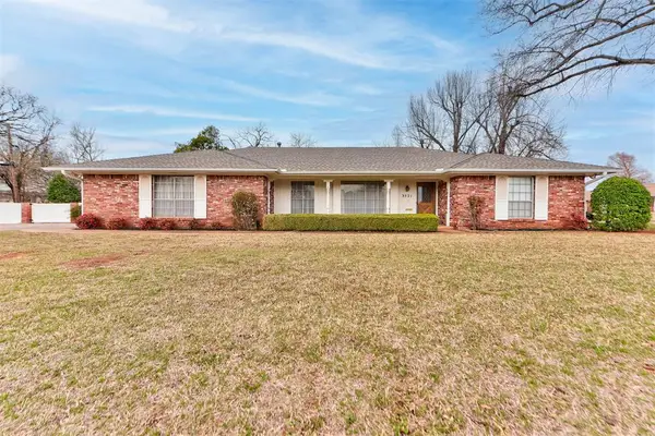 3521 Sunvalley Drive, Midwest City, OK 73110