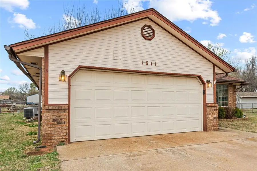 1611 N Orchard Terrace, Mustang, OK 73064 - #3