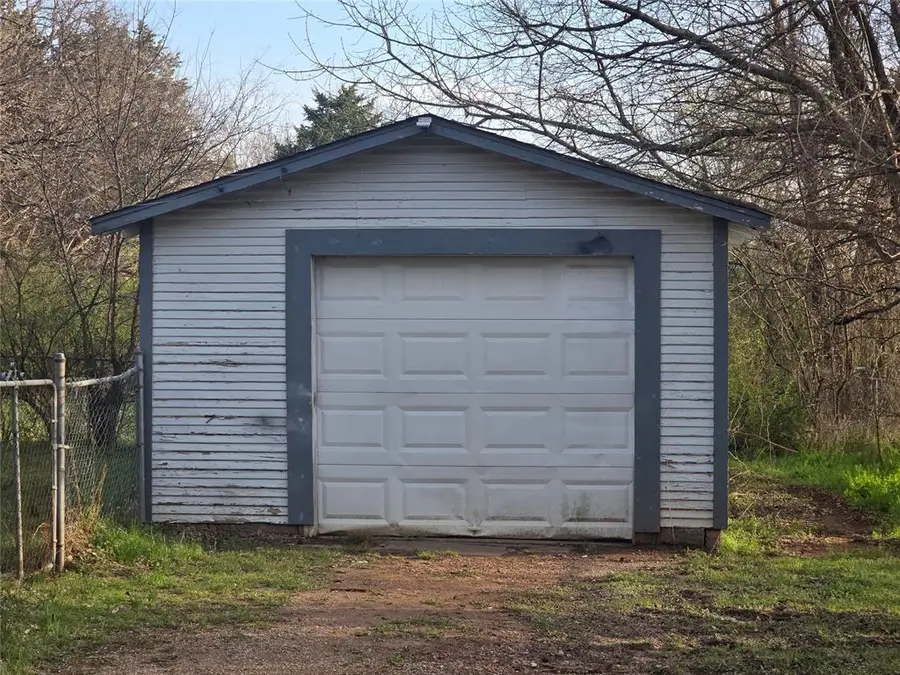 208 E Tennyson Street, Tecumseh, OK 74873 - #2