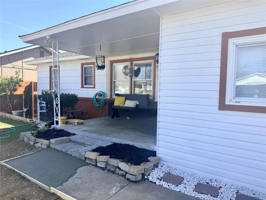 920 SW 52nd Street, Oklahoma City, OK 73109 - #2