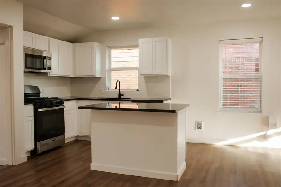 700 Santa Fe Street, Clinton, OK 73601 - #2