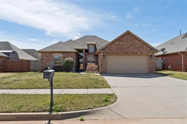 2112 SE 9th Street, Moore, OK 73160