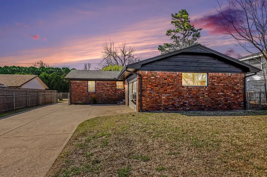 402 Yukon Avenue, Yukon, OK 73099 - #2