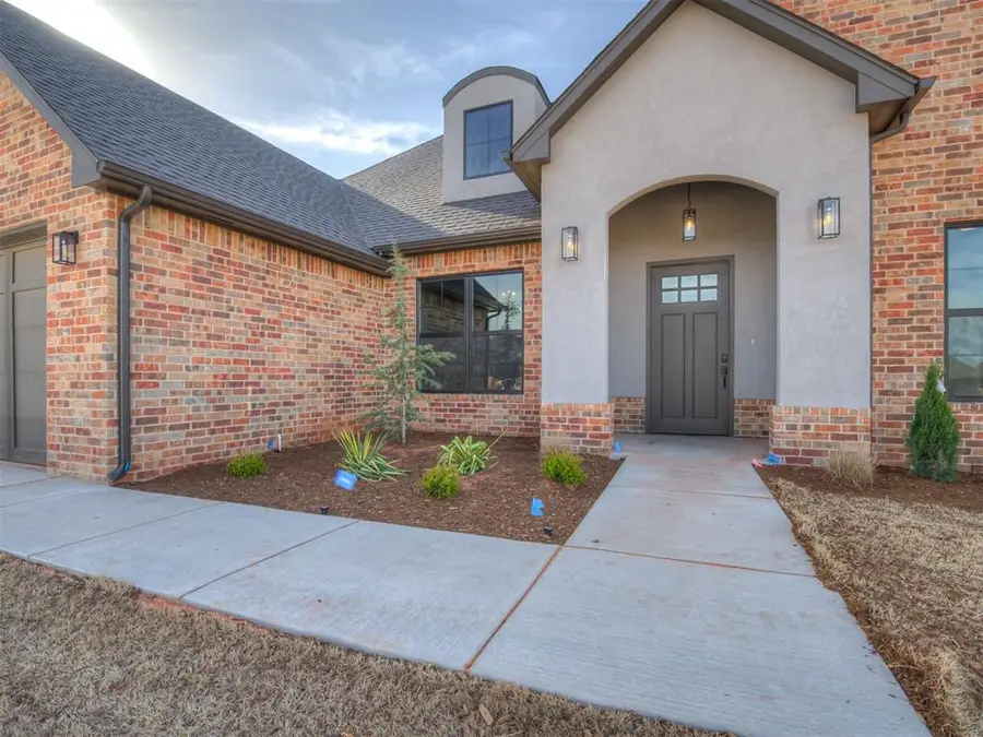 2218 W Cole Drive, Mustang, OK 73064 - #3