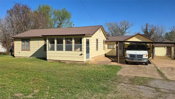 1212 12th Street, Maysville, OK 73057