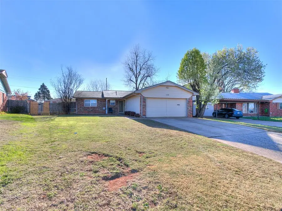 124 Oakside Drive, Moore, OK 73160 - #3