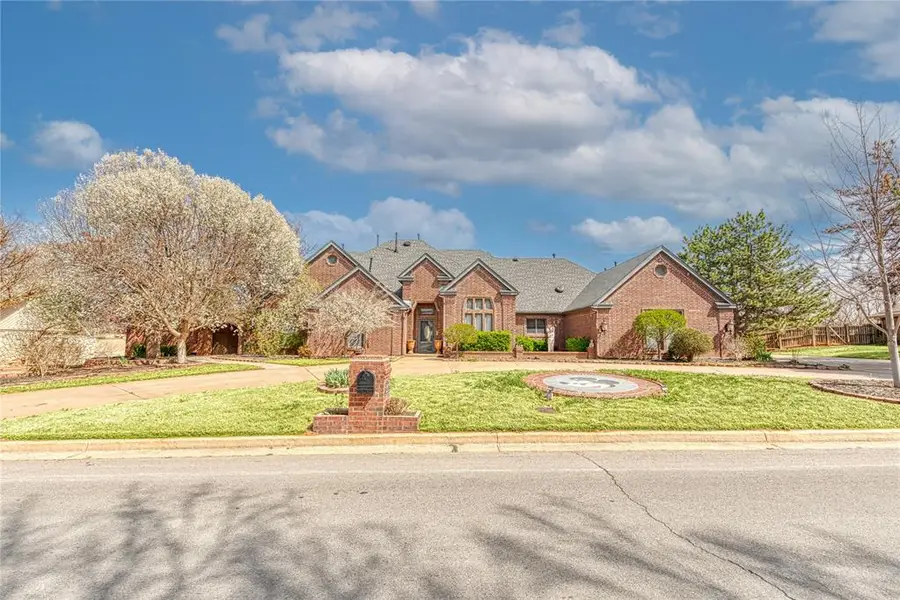 2422 Sunset Drive, Clinton, OK 73601 - #2