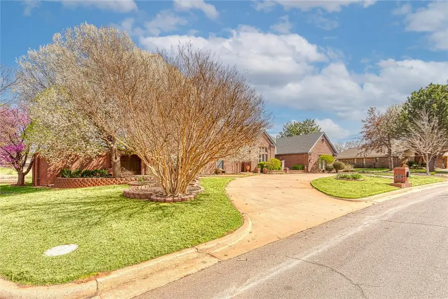 2422 Sunset Drive, Clinton, OK 73601 - #3