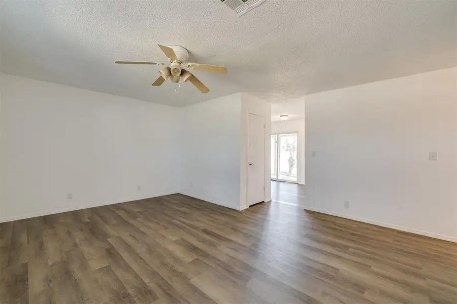 410 S Meadow Lane, Mustang, OK 73064 - #3