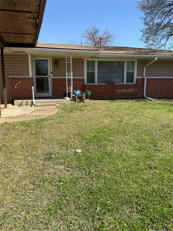 209 S 2nd Avenue, Stroud, OK 74079 - #3