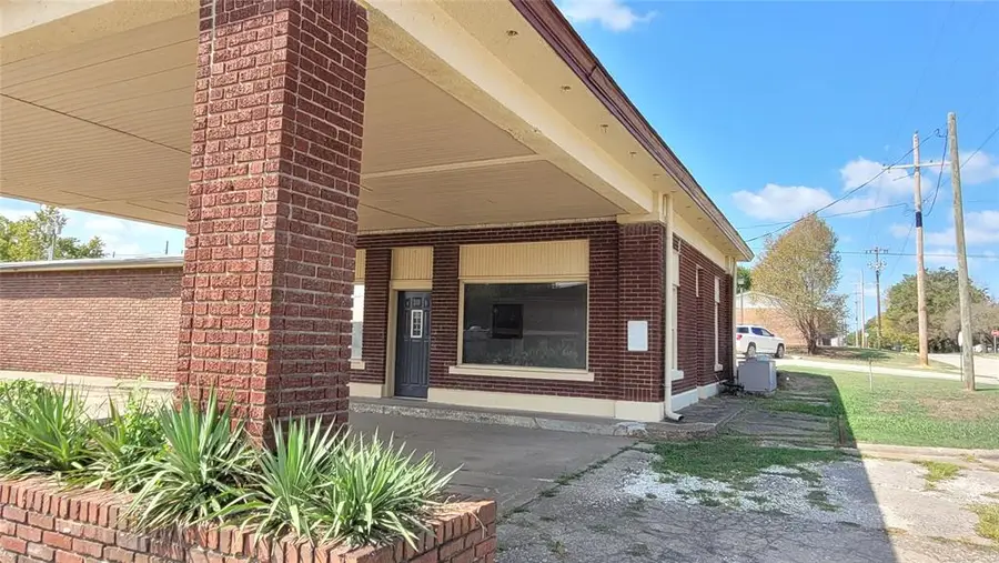 127 N 4th Street Street, Okemah, OK 74859 - #3