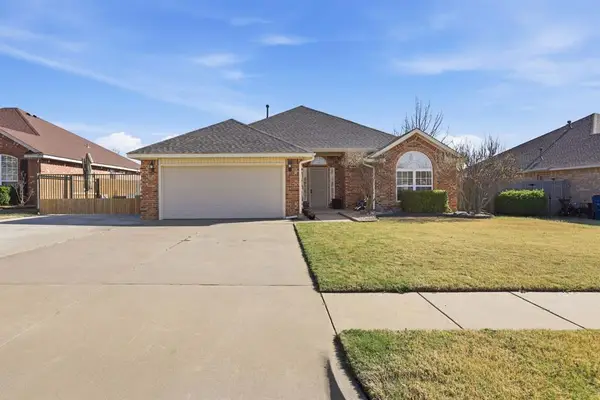 708 E Forest Court Lane, Mustang, OK 73064