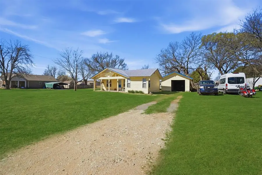 223 S Ash Avenue, Erick, OK 73645 - #3